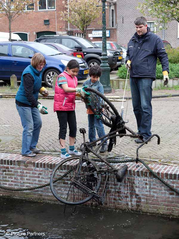 Wanneer worden er activiteiten rondom stadsgrachten georganiseerd?